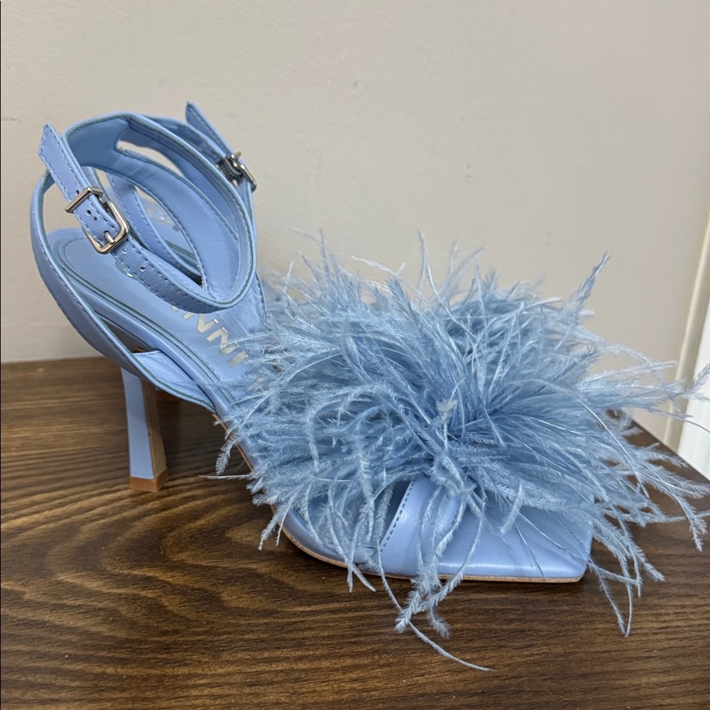 NEW Gianni Bini Neela Feathered Strappy Blue Heels - Picture 3 of 9